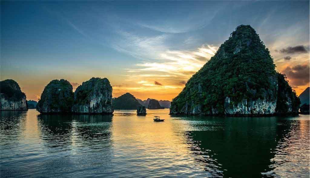 Vietnam Reisen - Halong Bay